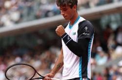 足球直播在线观看免费-德国网球队碾压英国网球队，西西帕斯制霸全场的简单介绍