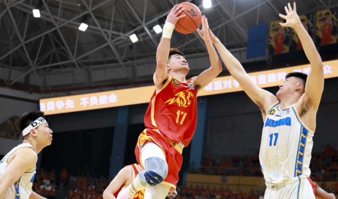 包含浙江队力克火箭，孙铭徽点燃赛场的词条